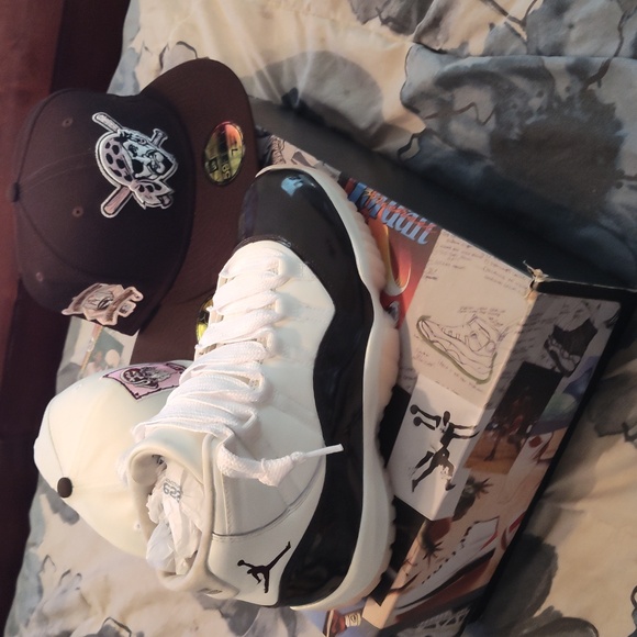Neapolitan Jordan retro 11 with matching new era fitted hats. - Picture 2 of 3